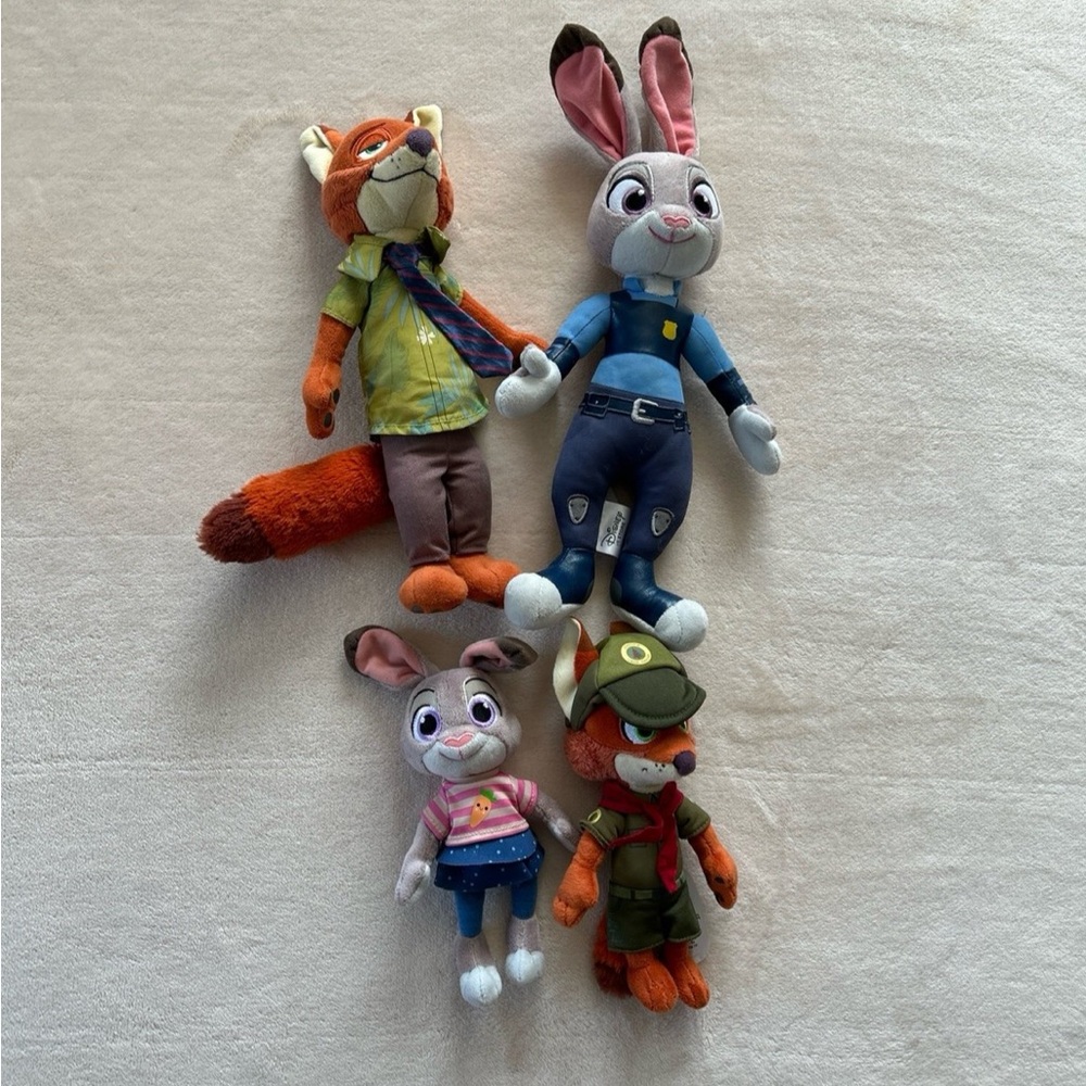 Disney store Zootopia plush set